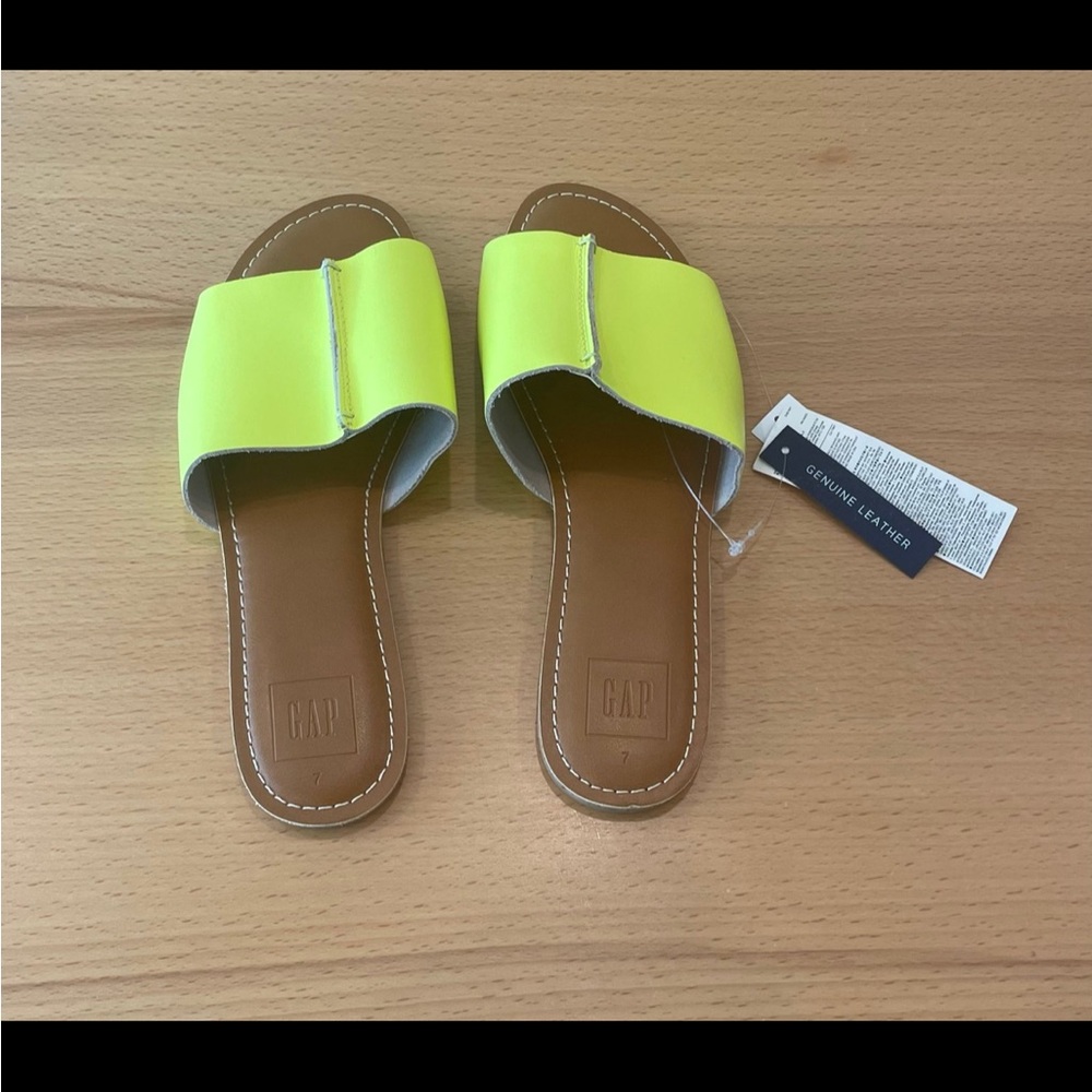 ***Yellow GAP Sandal***Size 7 Womens***
